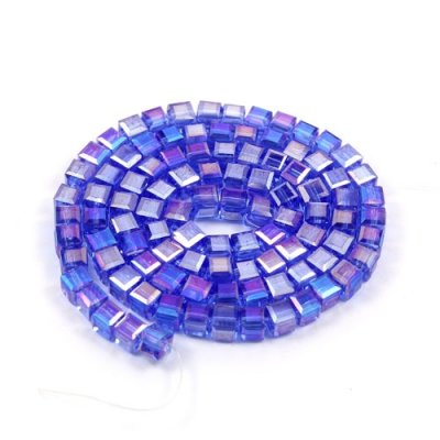 98Pcs 4mm Cube Crystal beads, med sapphire AB