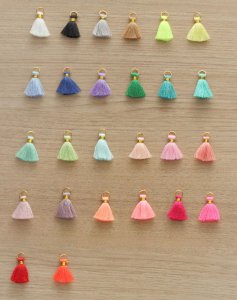 10 pcs of Mini Tassels DIY Craft Supplies Jewelry tassels Chunky tassel Short Boho tassels Small tassels Fringe Trim - 18 mm