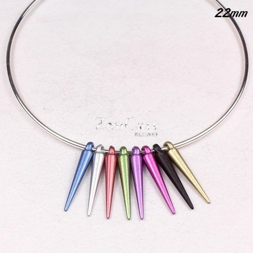 100Pcs 22mm Basketball Wives Spikes Acrylic multicolour